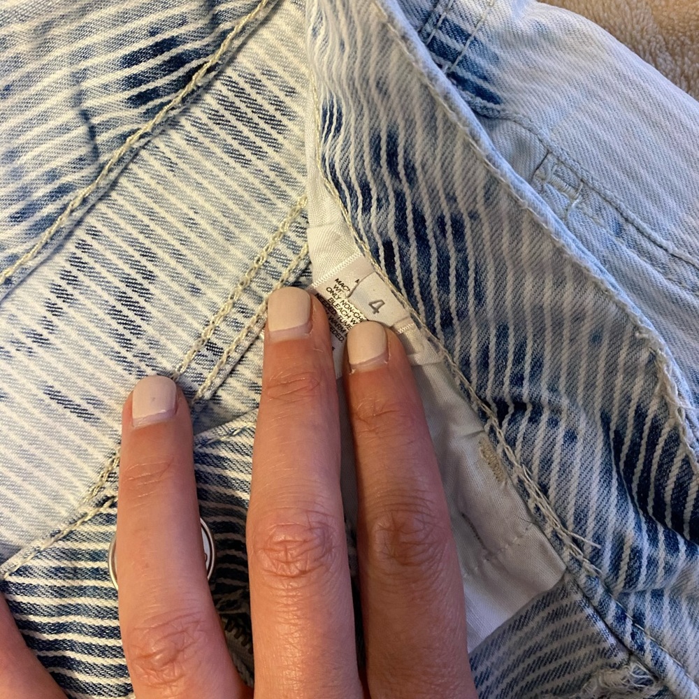Express shorts. - Picture 3 of 3